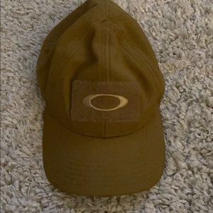 Oakley, olive green hat L/XL